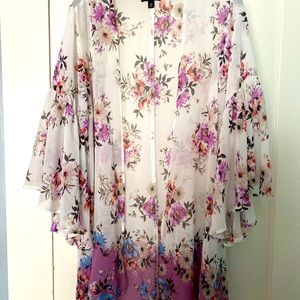 Violet and white flowered kimono